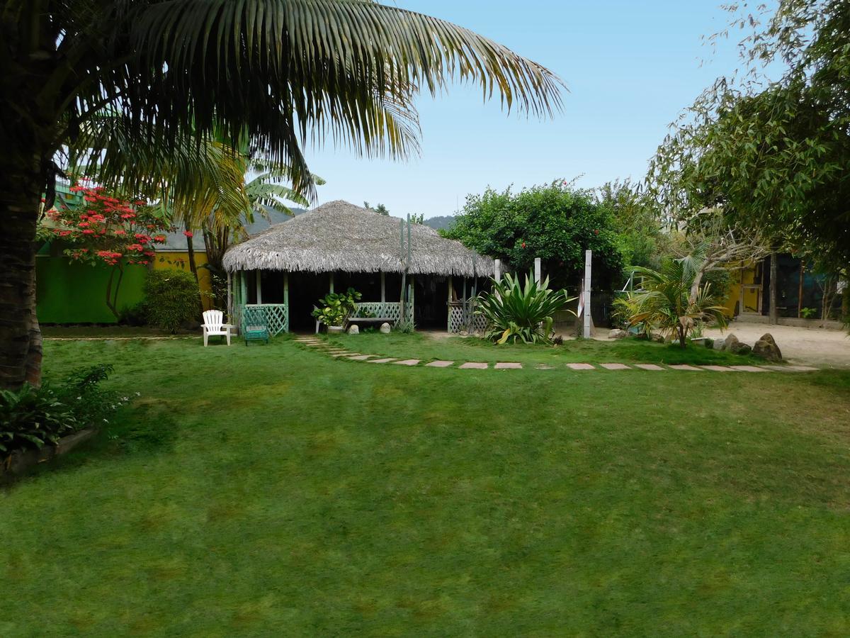 Hostal Maxima Puerto Lopez Ngoại thất bức ảnh