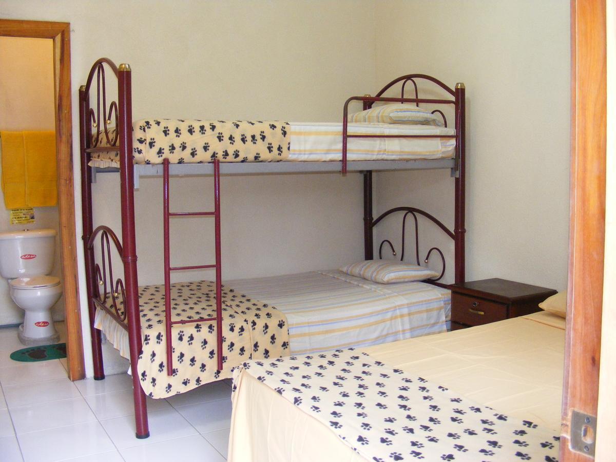 Hostal Maxima Puerto Lopez Ngoại thất bức ảnh