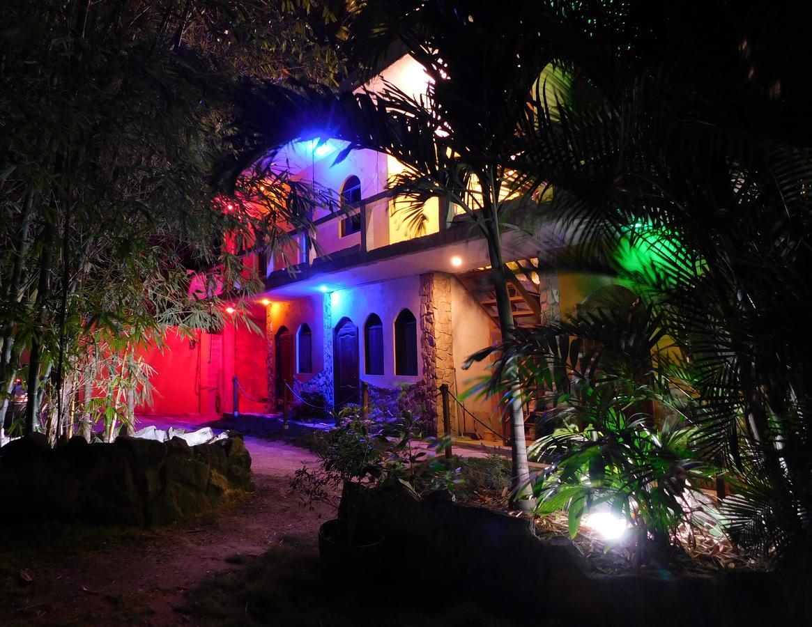 Hostal Maxima Puerto Lopez Ngoại thất bức ảnh