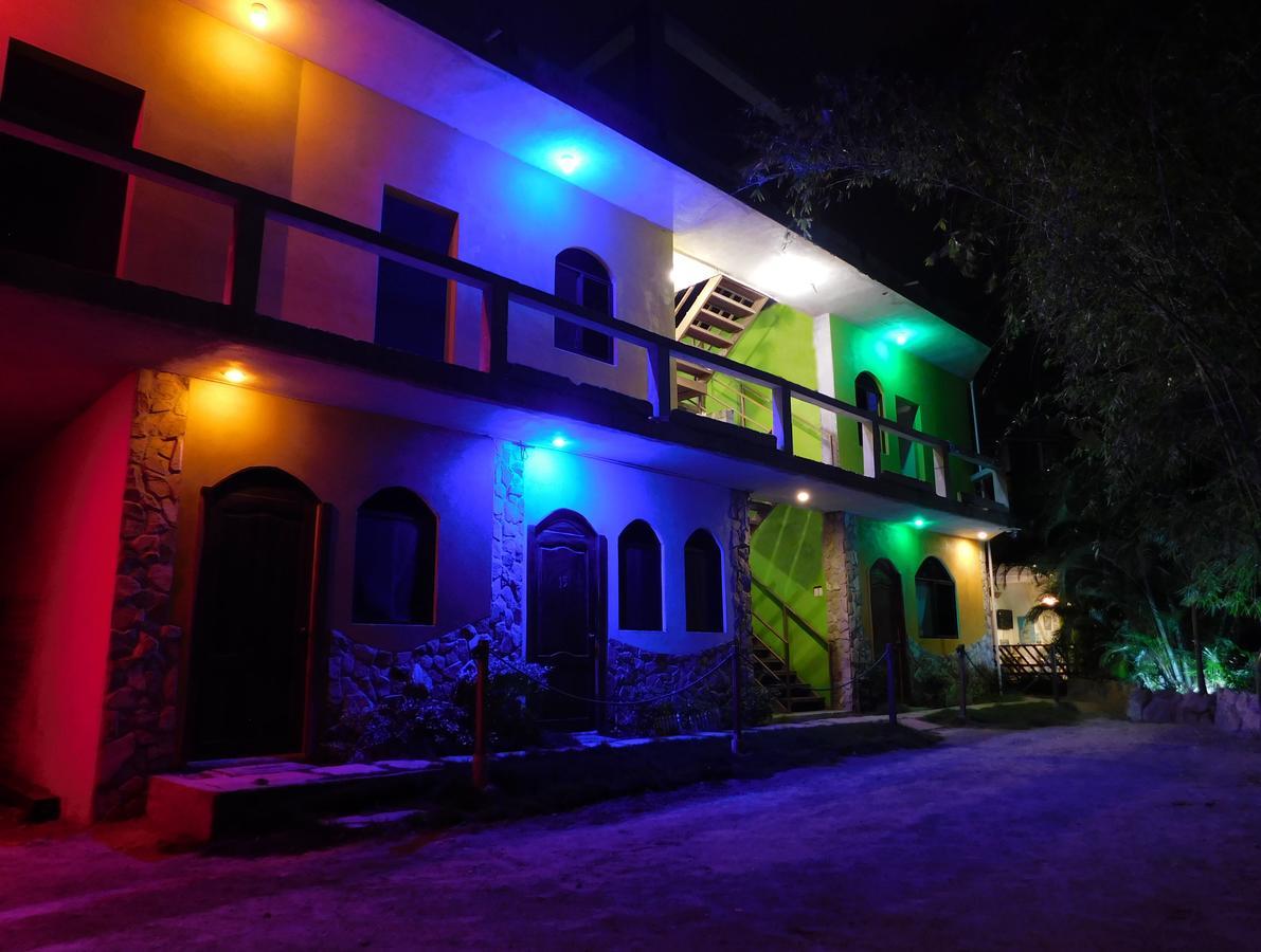 Hostal Maxima Puerto Lopez Ngoại thất bức ảnh