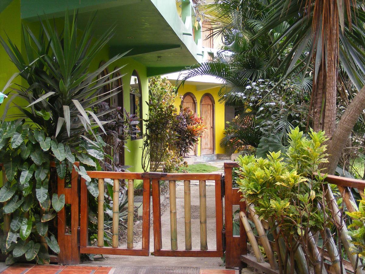 Hostal Maxima Puerto Lopez Ngoại thất bức ảnh